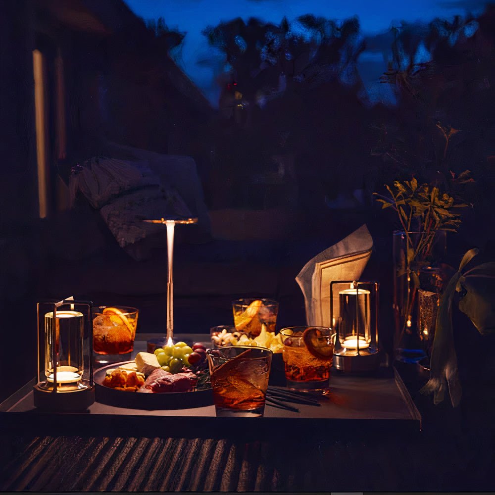 Minimalistische Tischlampe mit Warmem Licht und Elegantem Design