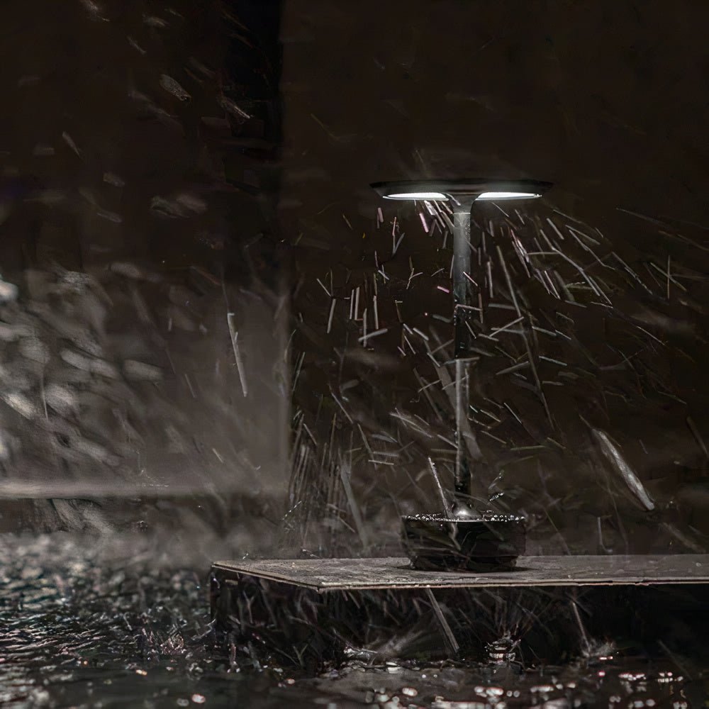 Minimalistische Tischlampe mit Warmem Licht und Elegantem Design