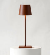 Minimalistische Hohe Tischlampe mit Warmem LED Licht