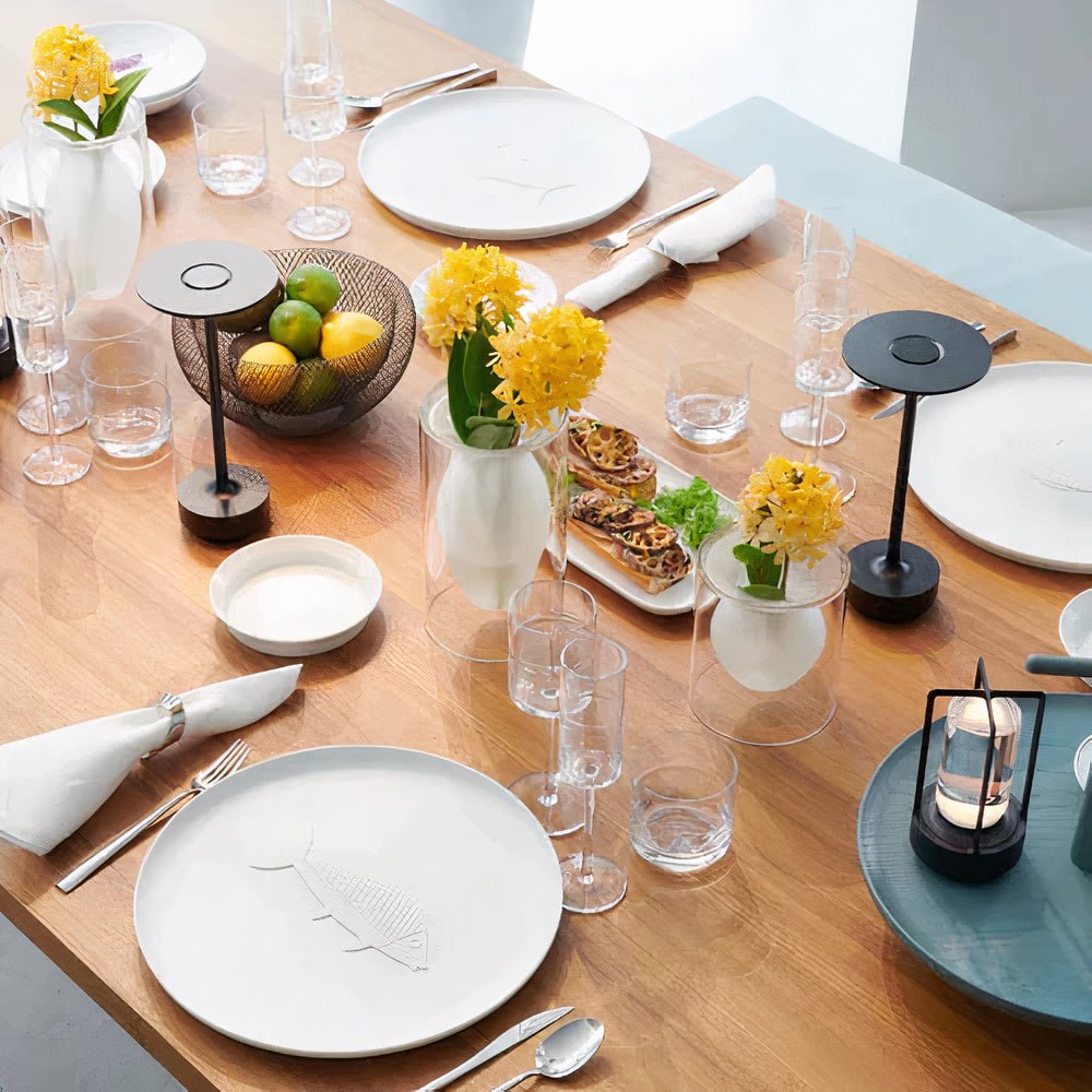 Minimalistische Tischlampe mit Warmem Licht und Elegantem Design