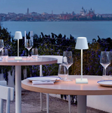 Kabellose Tischlampe mit modernem Design