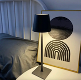 Kabellose Tischlampe mit modernem Design