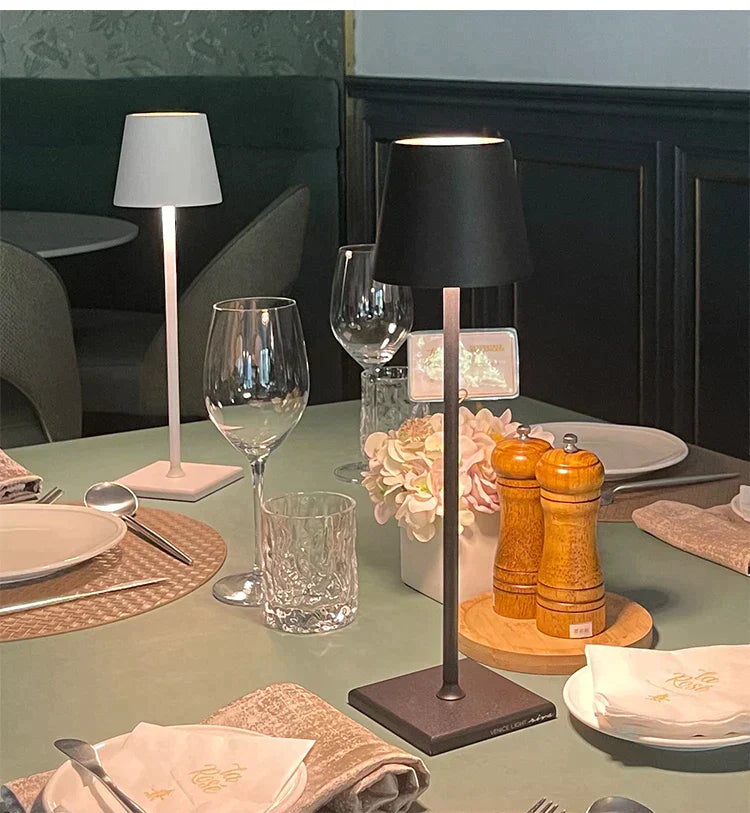 Kabellose Wiederaufladbare Tischlampe mit Dimmbarer LED Beleuchtung