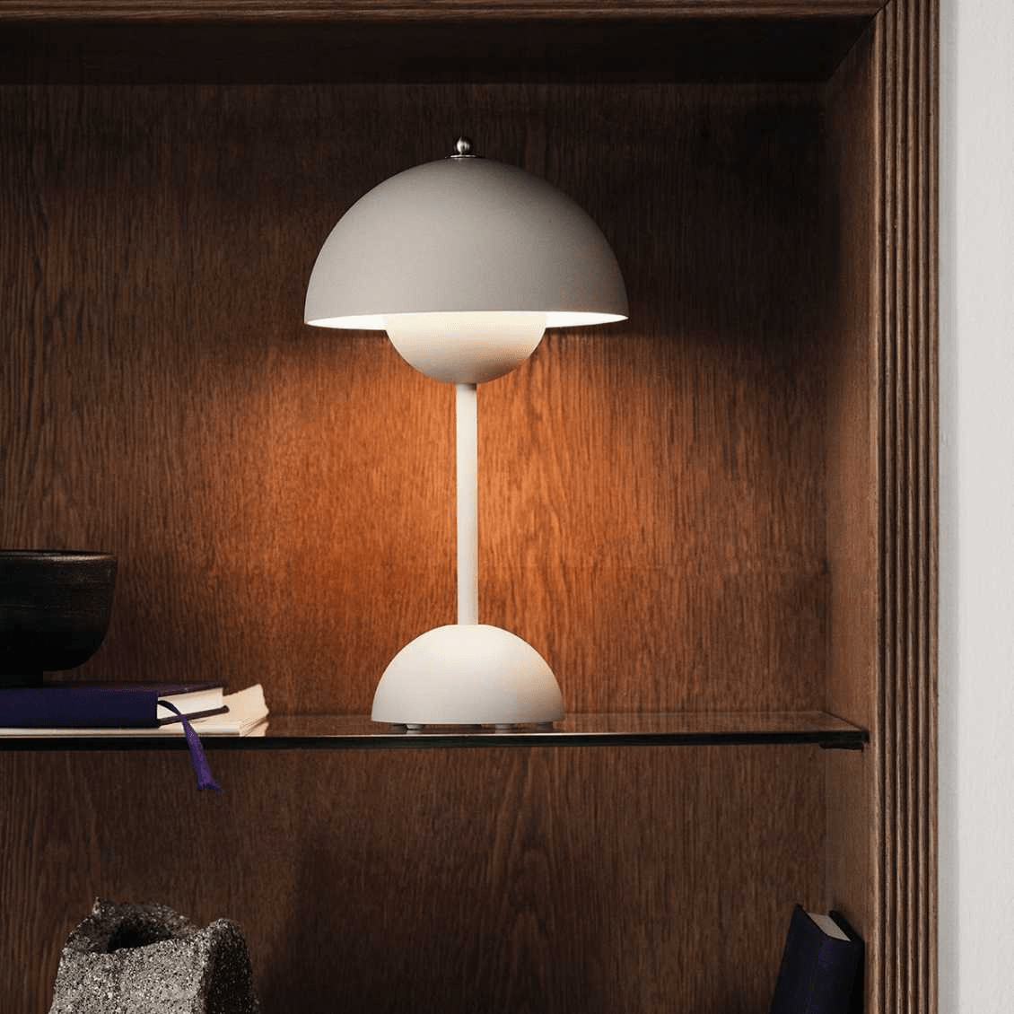 Stilvolle LED-Lampe mit modernem Design und warmem Licht